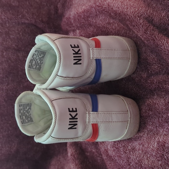 Nike Youth High Tops Size 5 - Picture 5 of 7